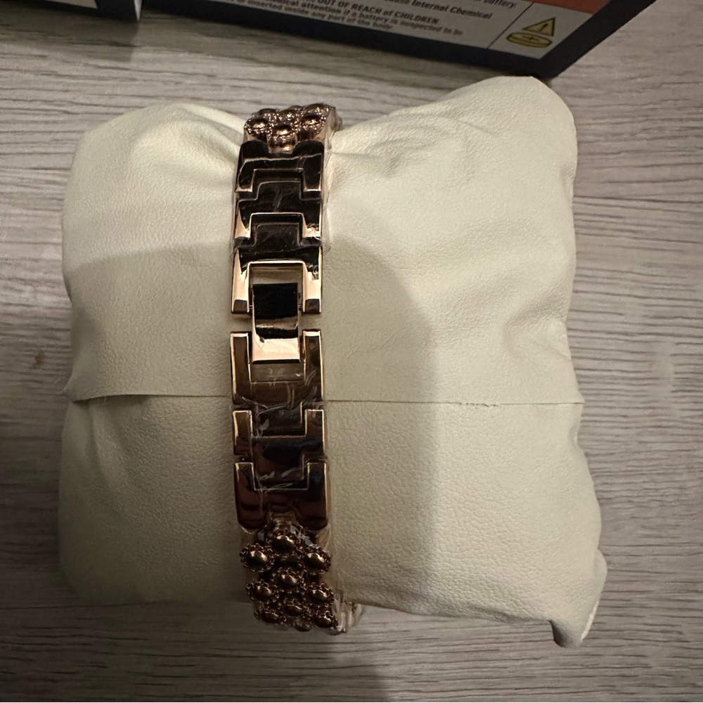 Montres Prestige X Invicta Women's Watch - 28mm, Rose Gold (MPW-0235) - Picture 7 of 10